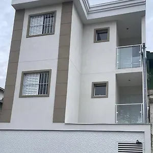  Apartamento Apartamento Bem Localizado!